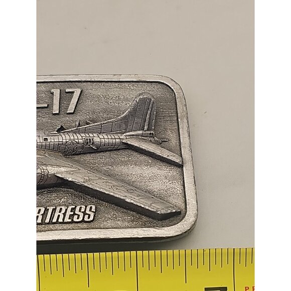 1980 BOEING B-17 FLYING FORTRESS BELT BUCKLE EUC - Picture 3 of 4